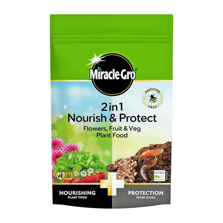 Miracle-Gro 2 in 1 Nourish and Protect Plant Food (1kg)