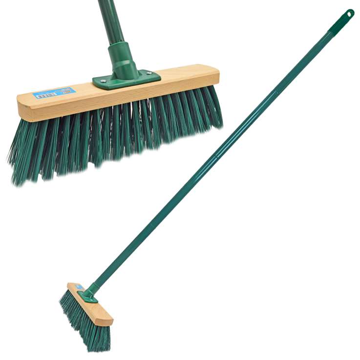 Homeware Essentials Garden & Patio Broom with Handle